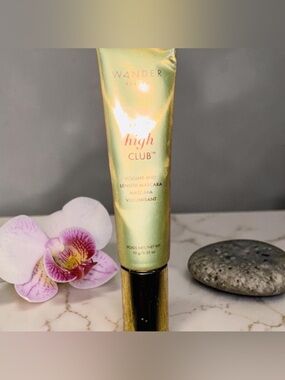 Wander Beauty High Club Gold Mascara